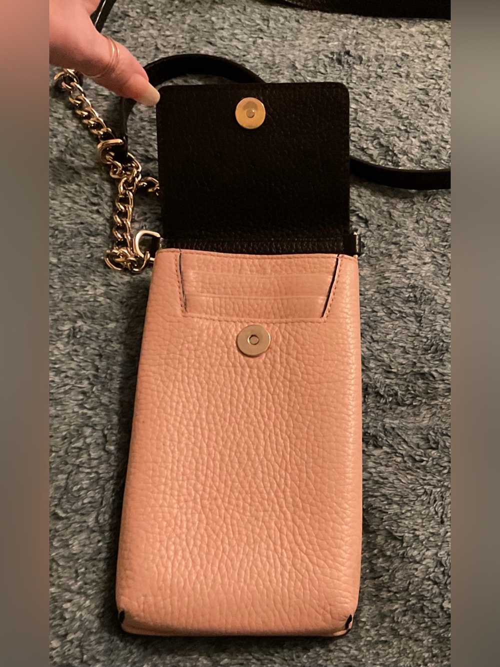 Kate Spade Pebbled Leather Phone Crossbody Colorblock Blush/Pink/Black/GLD Chain - Picture 7 of 9